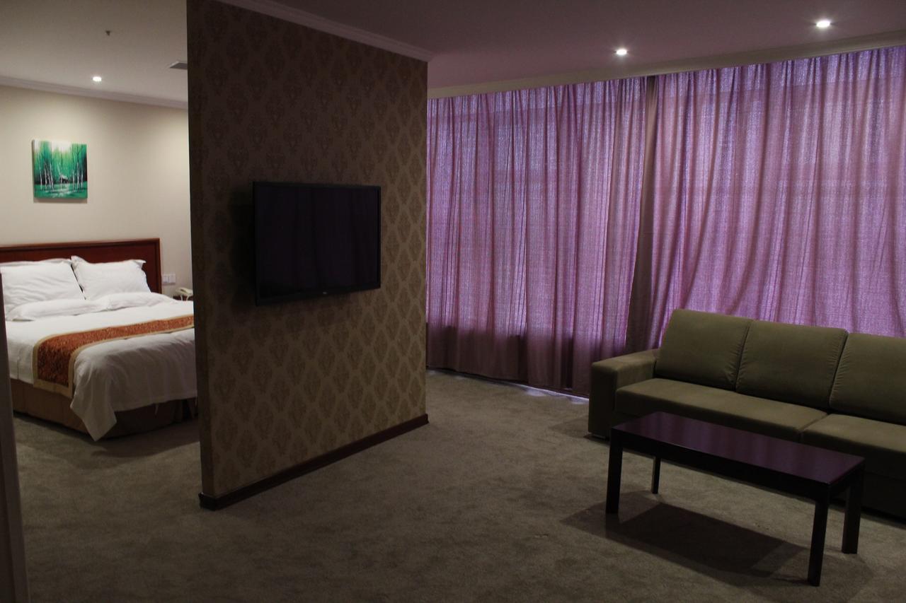 Greentree East Xietu Road Zhizaoju Road Express Hotel